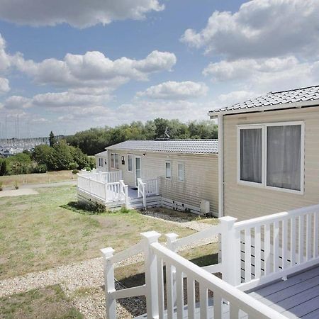 Mercury Yacht Harbour And Holiday Park Lower Swanwick Dış mekan fotoğraf